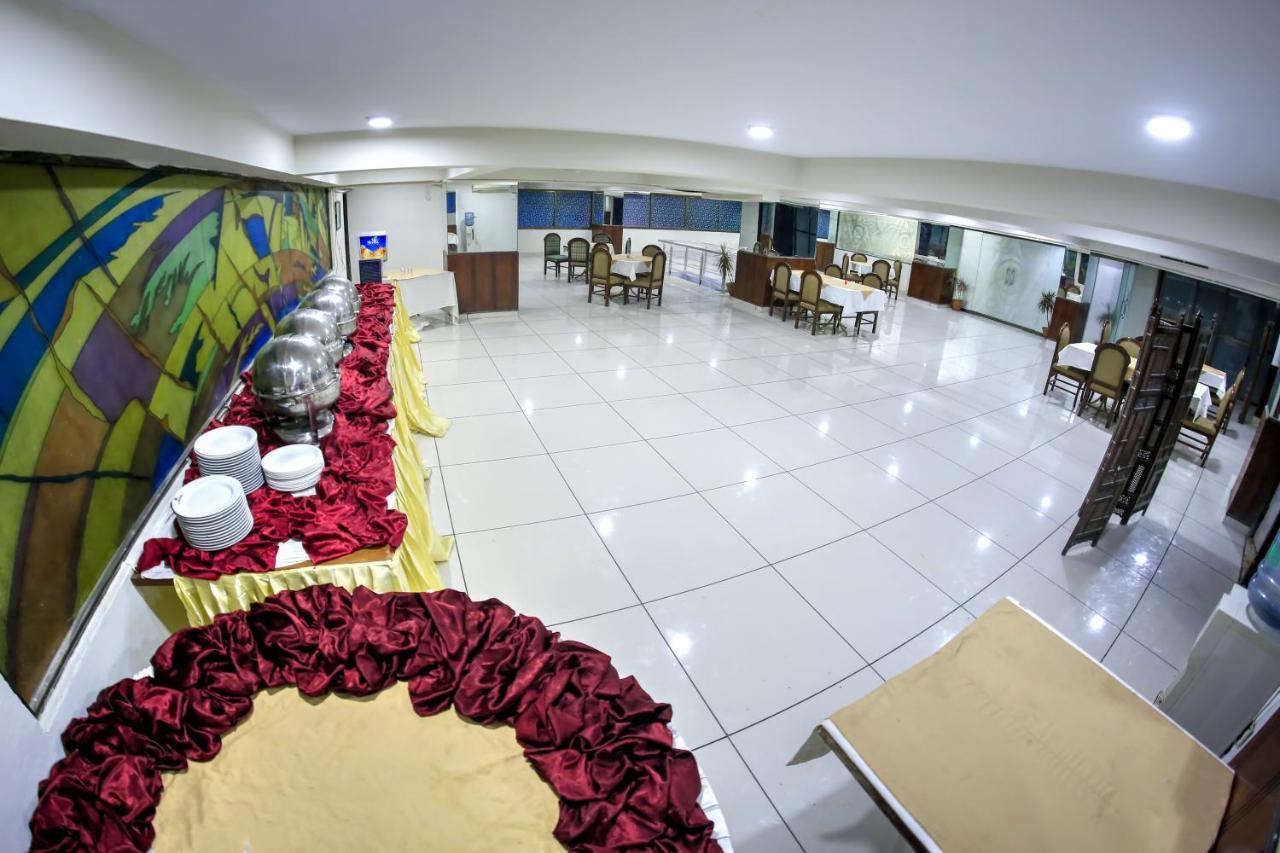 Hotel Crown Inn Karachi Esterno foto